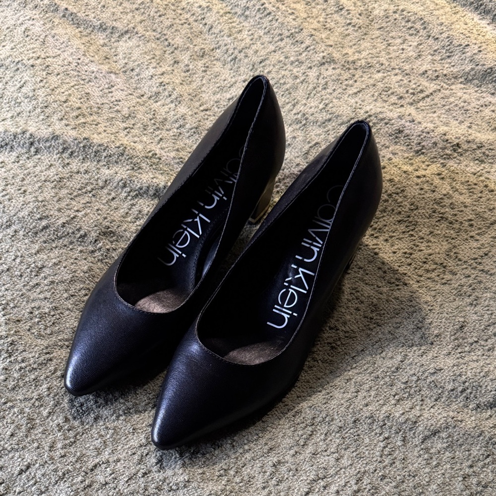 Sz 7 Calvin Klein Women's “Nita” Pointy Toe Pumps